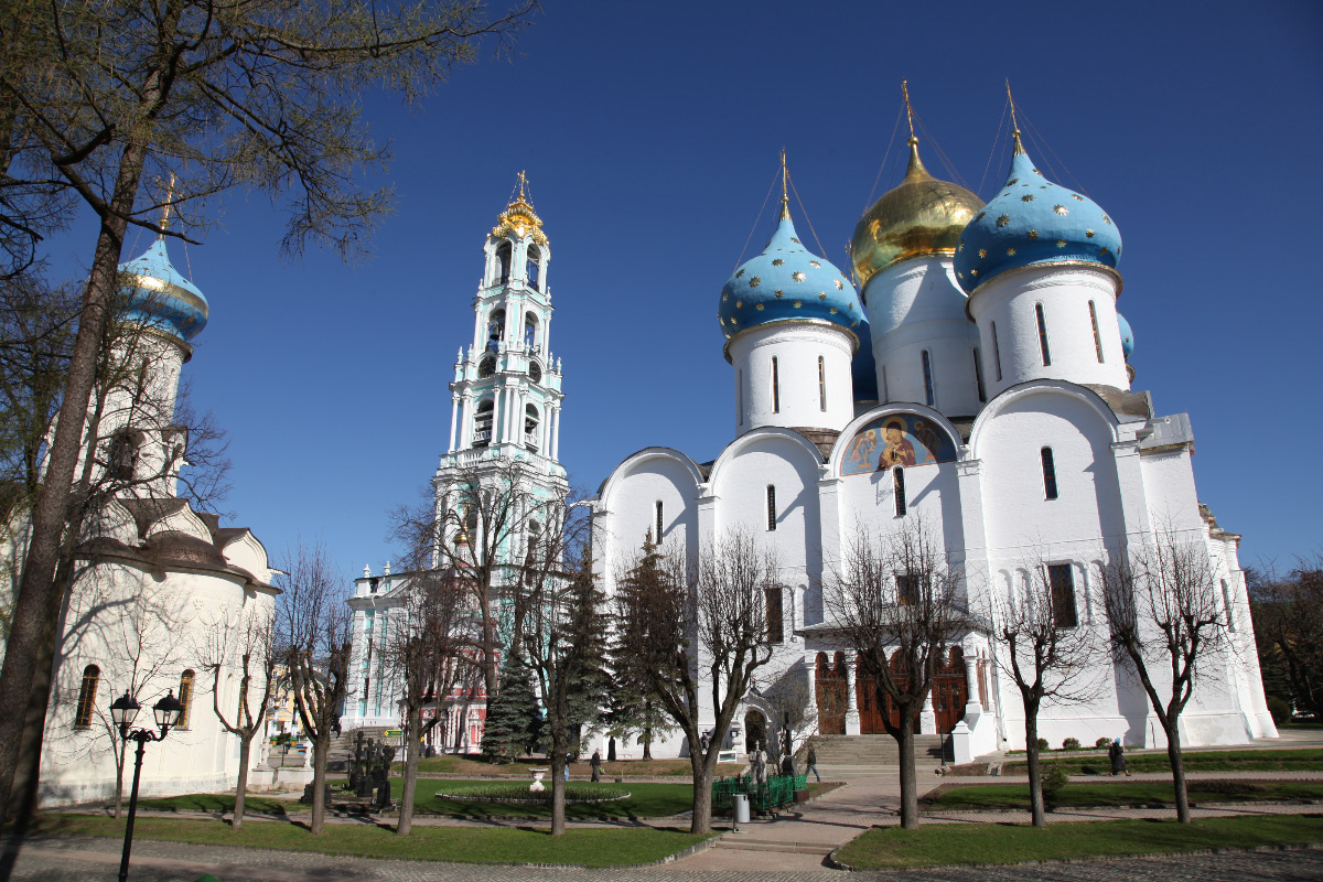 Church in honor of the Descent of the Holy Spirit then Belltower then Assumption Cathedral in Sergiev Posad