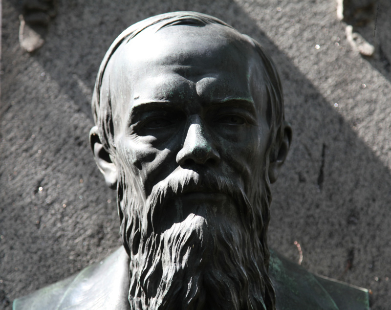 bust of Dostoyevskii above his grave