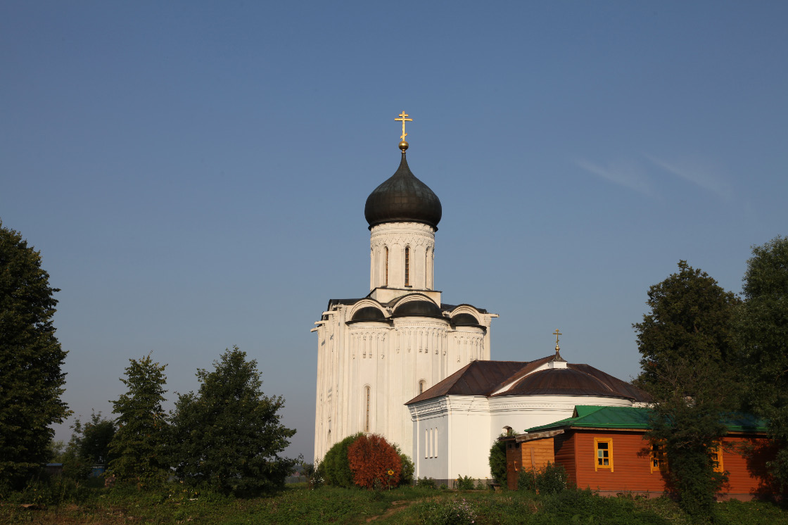 Церковь Покрова на Нерли – Church of the Intercession on the Nerl from the East