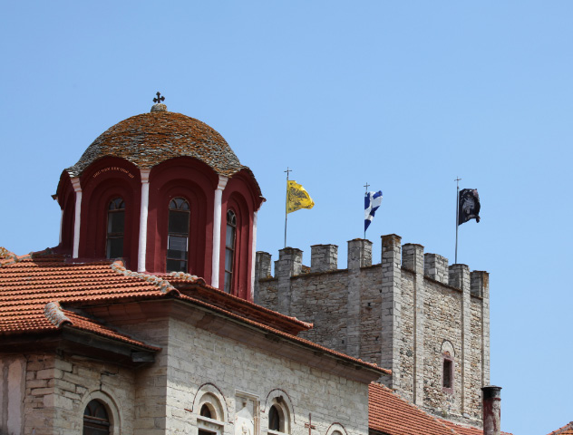 uec_gr_athos_esphigmenou_monastery_flags