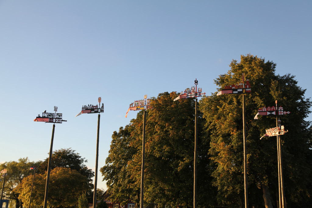A most functional fisherman's art, from 26 December 1844, Kuršių vėtrungė – Nidden Kurenwimpel – Curonian weathervane (pennants or flags), to identify fishing boats and from which town they hail, and to regulate fishing within the Kuršių marios – Kuršu joma – Curonian Lagoon – Куршский залив – Kurisches Haff