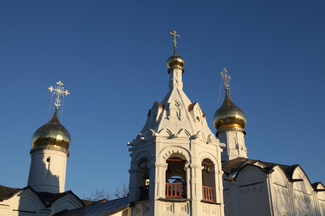 Pyatnitskaya and Presentation Churches from 1547 cupolas