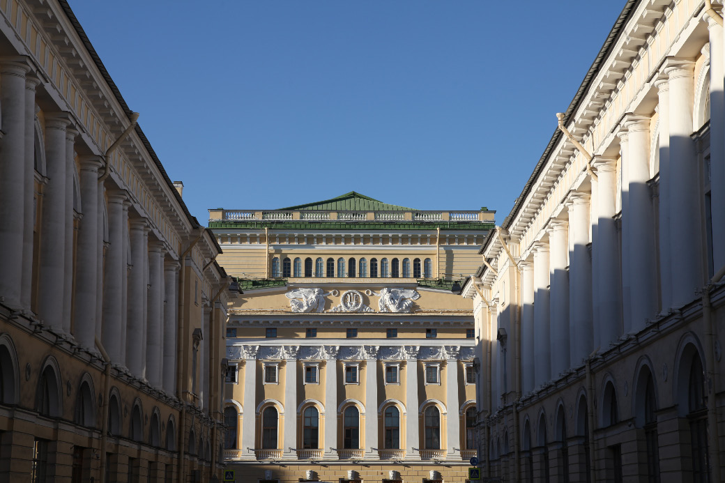 улица Зодчего Росси – Architect Rossi Street looking toward the Александринский театр – Alexandrinsky Theater